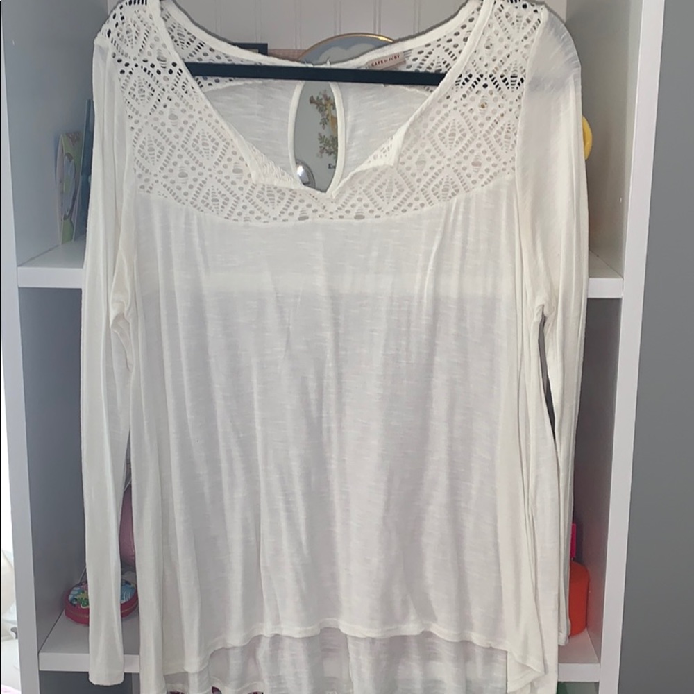 Long sleeved white lace top tee